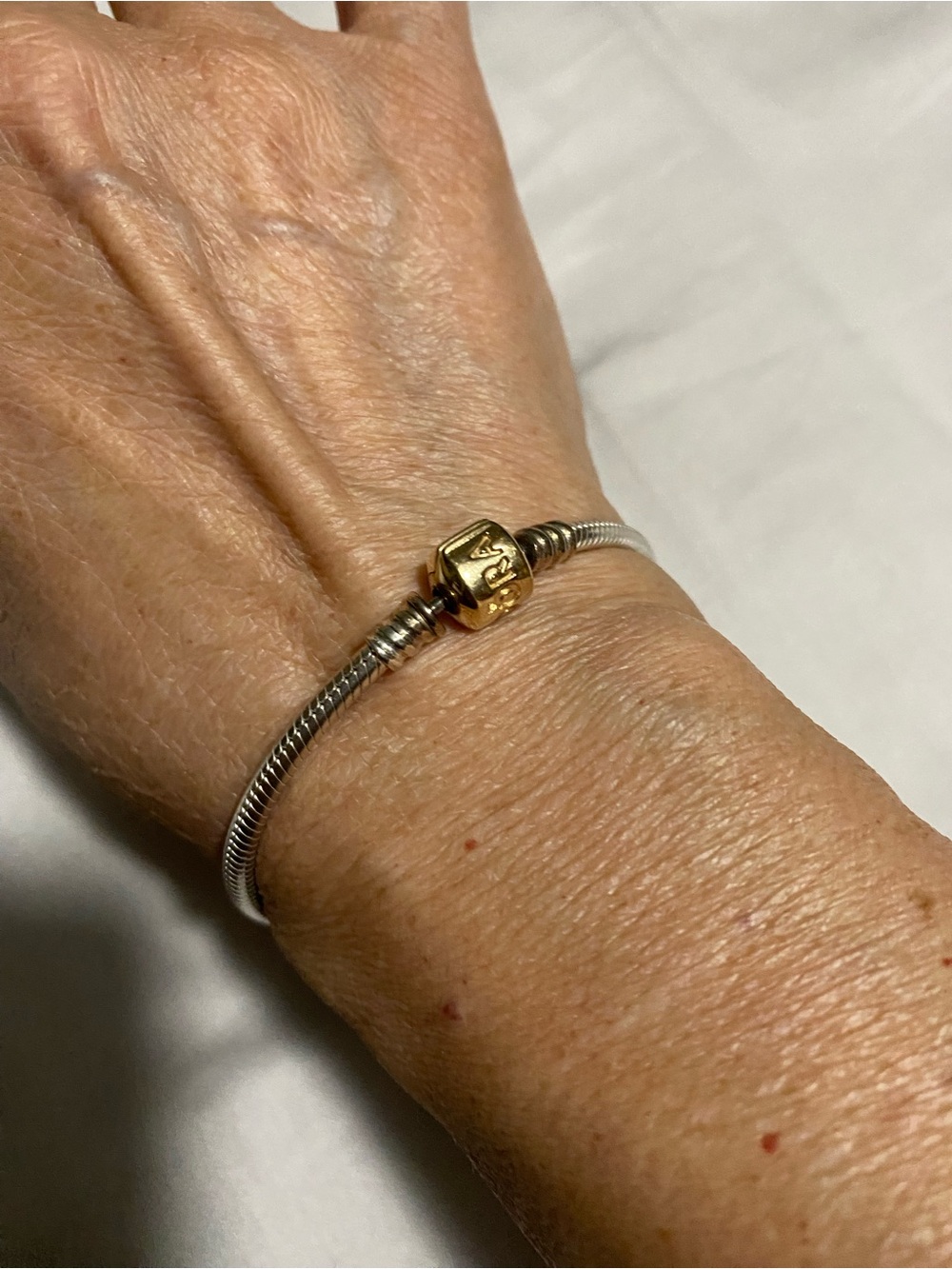 Pandora moments Bracelet with Rose Gold clasp